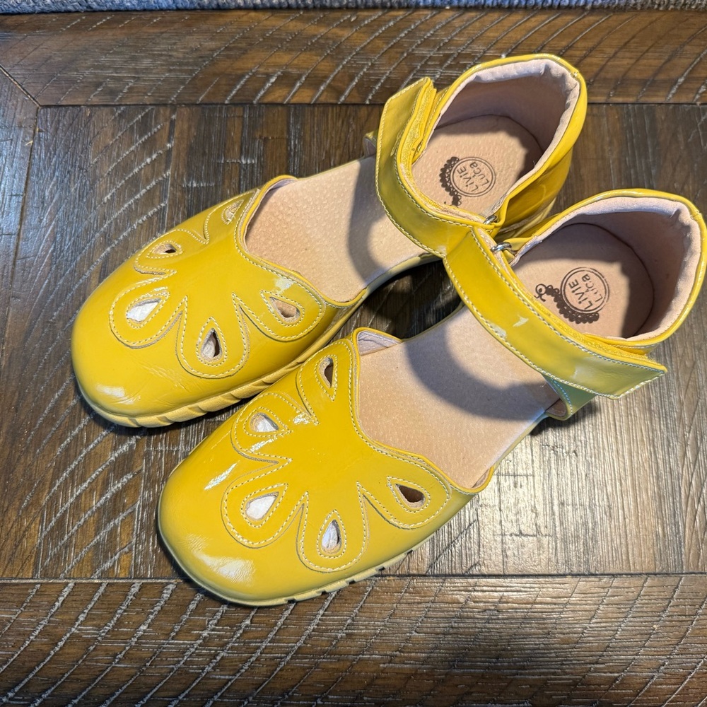 Livie Luca NEW HTF Yellow Mary Jane Shoes Size 3Y